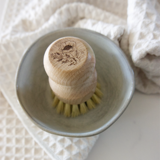 {Poppy Flower} Natural Scrub Brush with Beech Wood + Sisal